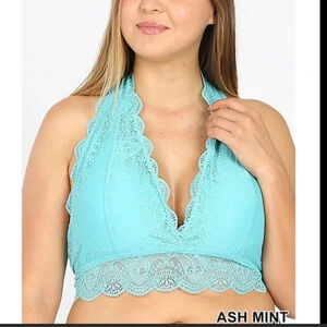 Lace Scalloped Plus Size Halter Bra 3X